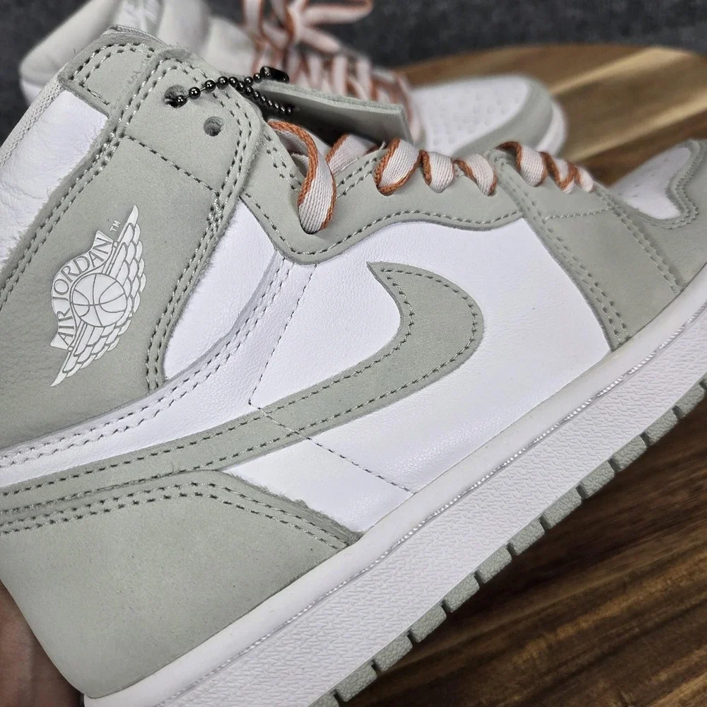 Nike Air Jordan 1 High OG Shoes Womens Size 7 Seafoam‎ White With Box CD0461-002